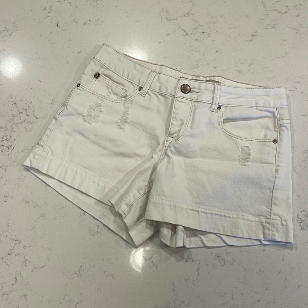 Velvet - distressed denim shorts - Size 26